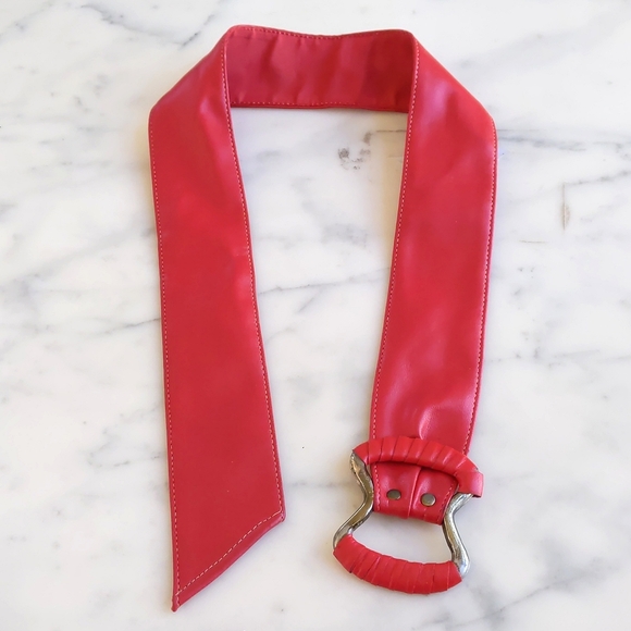 Vintage Red Leather Belt with with Lining and Brass Buckle. - Picture 3 of 5